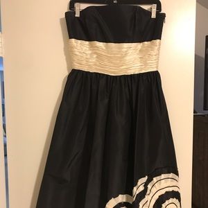 Strapless silk Laundry  Shelli Segal dress size 4